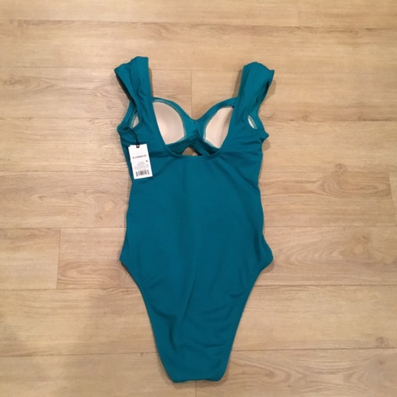 Women’s Cut Out Cap Sleeve One Piece Swimsuit - Picture 5 of 6
